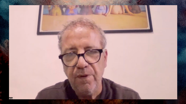 Pesquisador sugere monitoramento estratégico do coral-sol em vez de remoção indiscriminada