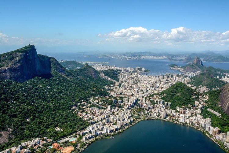 Ação educativa desperta consciência ambiental em jovens que moram à beira-mar